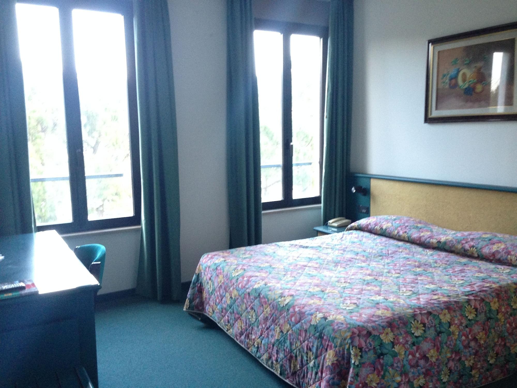Hotel Plaza 3*