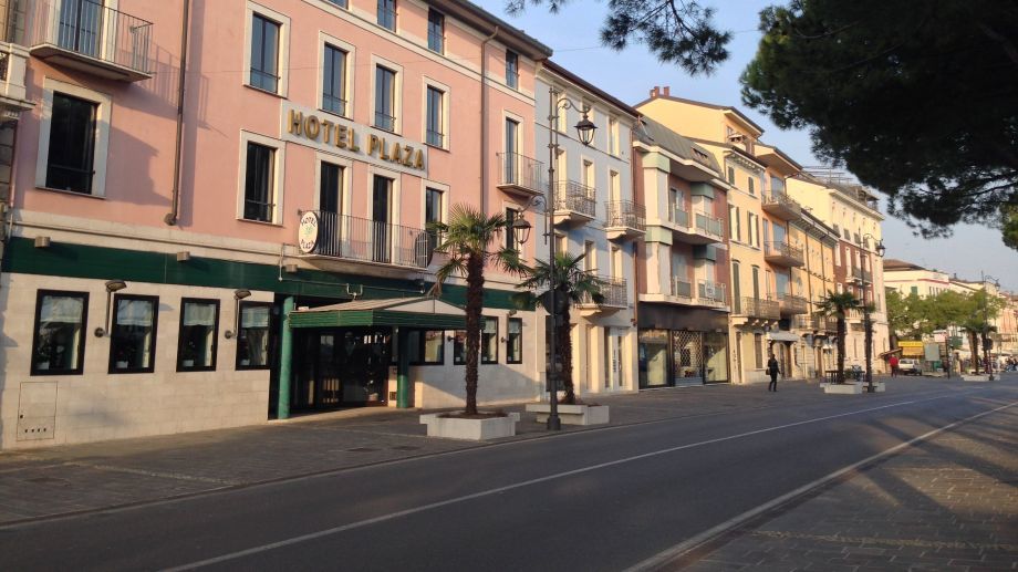 Plaza Hotel 3*